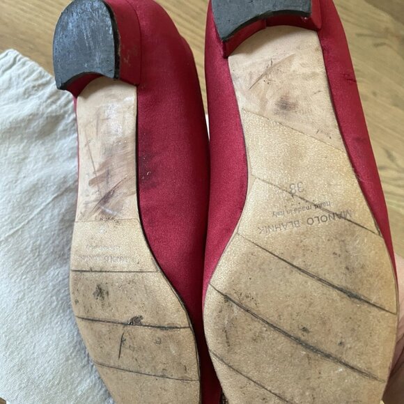 Manolo Blahnik Hangisi Satin Red Flats - Picture 4 of 6